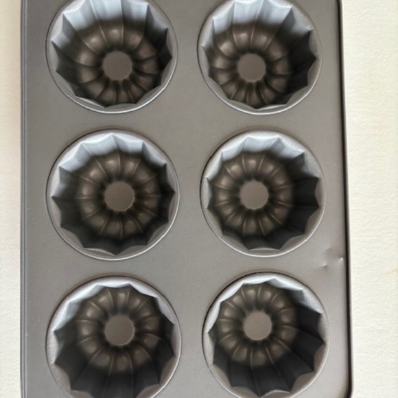 Ecko Marianne Cake Pan - Picture 2 of 4